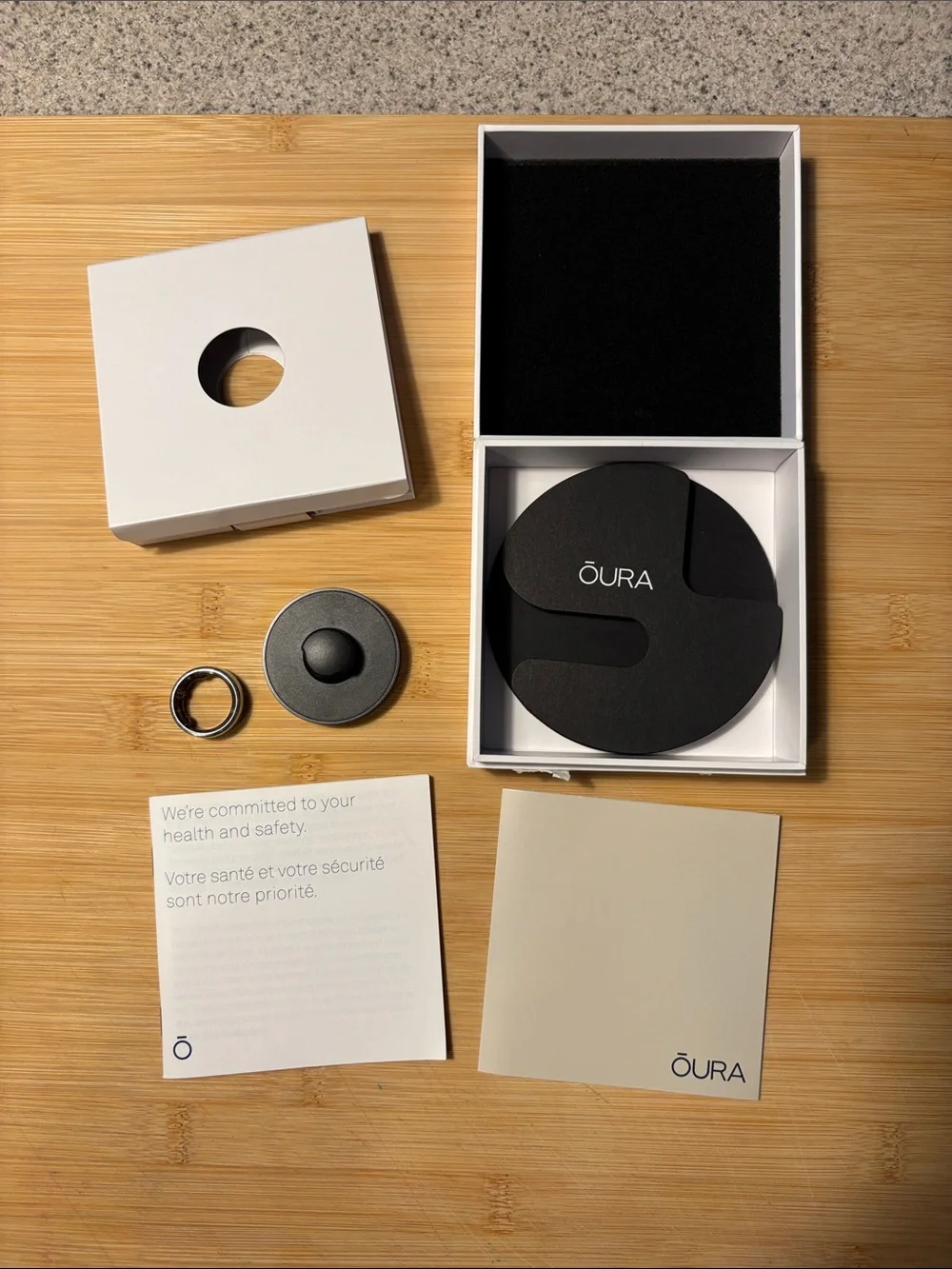 Oura Ring 3rd gen with charge base, silver, size 9